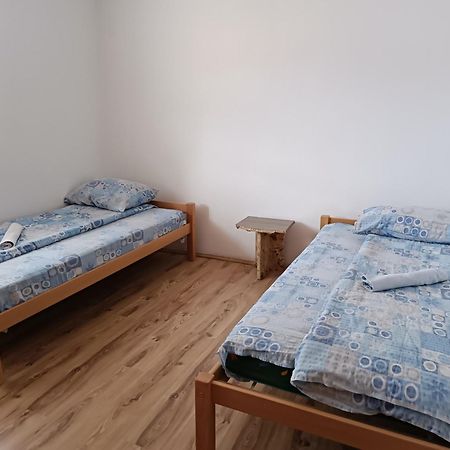 Apartment Pantovic Pluzine Luaran gambar